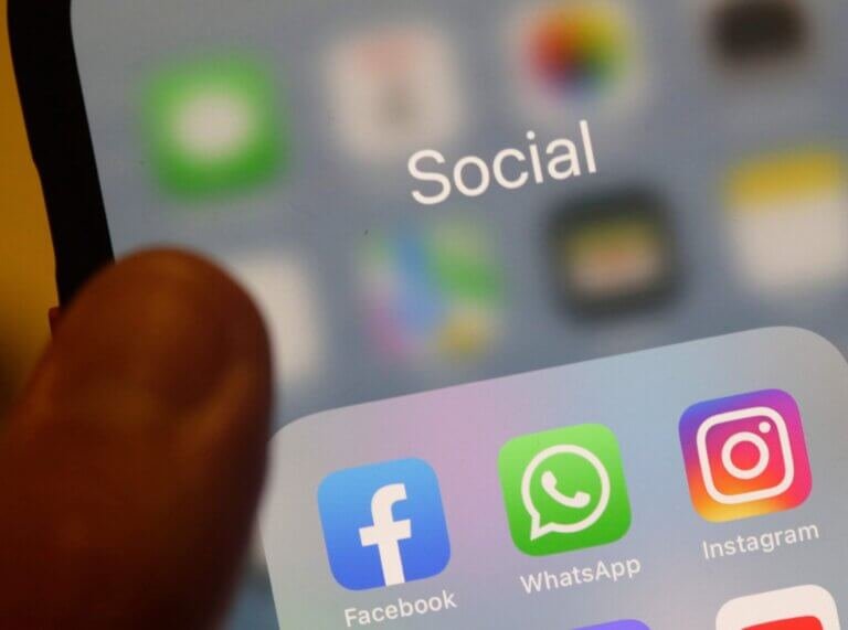 WhatsApp, Facebook e Instagram sufren una caída de más de seis horas en un momento crítico para su reputación